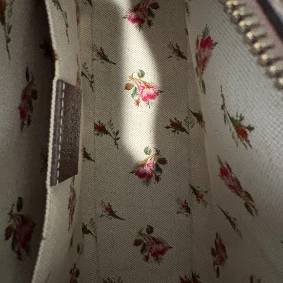 Gucci Purse - Picture 3 of 4